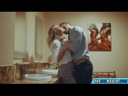 ❤️ Når en barmfagre blondine forfører dig på et offentligt toilet ❤❌ Sex video at da.novoporn.ru ❌❤